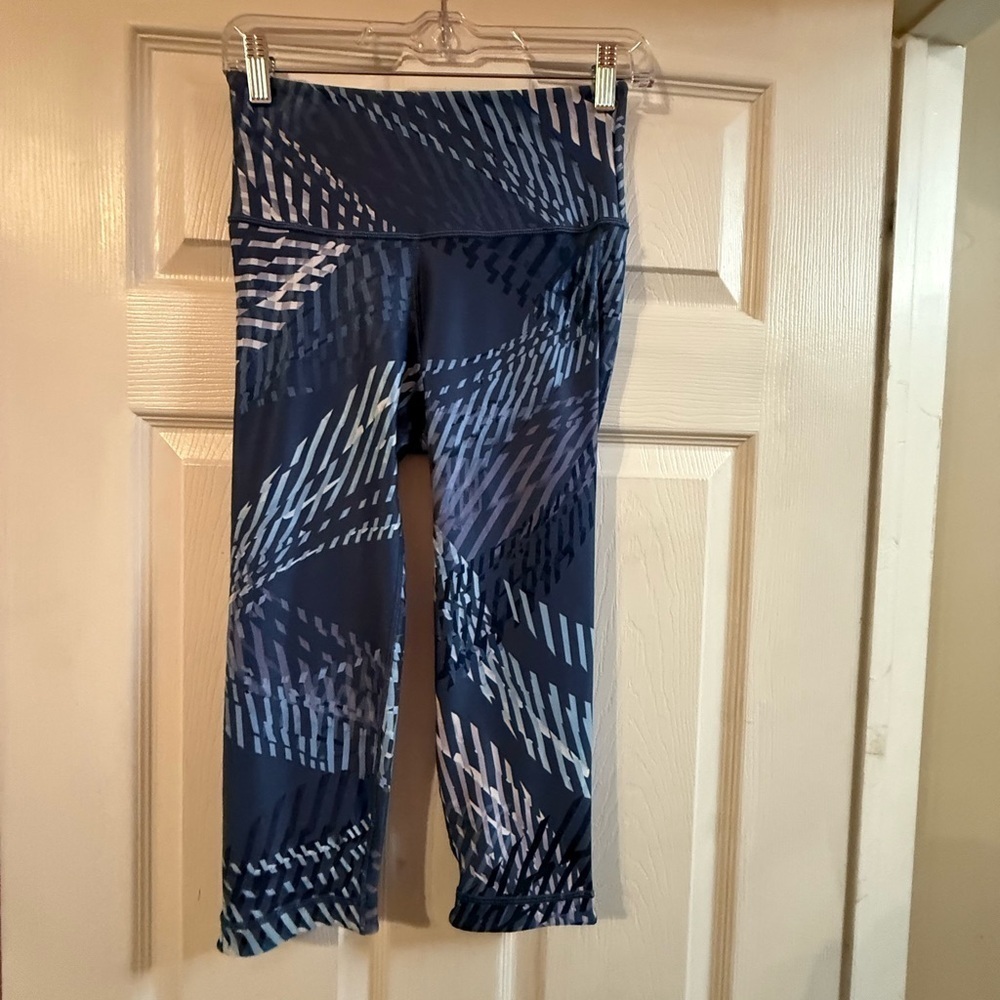 Peloton Geometric Blue and Gray Leggings